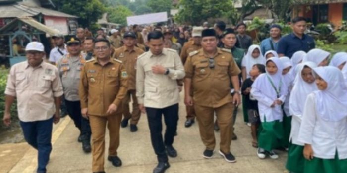 PUPR Banten Ambil Alih Perbaikan Jalan Rusak Saketi- Pandeglang